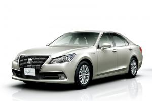 Toyota Crown Royal Saloon G Hybrid '2014